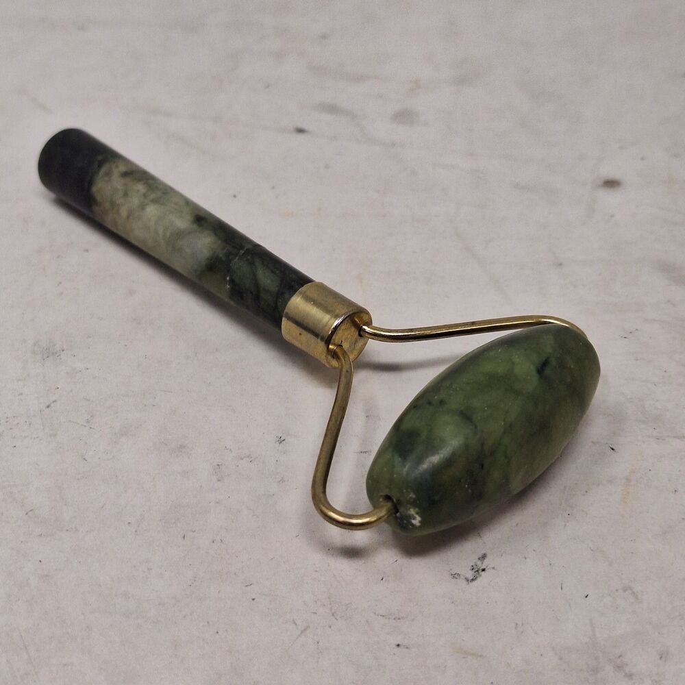 Jade Guasha Face Roller Natural Stone Manual Massager Tool Lymphatic Drainage - Picture 6 of 6